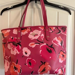 COACH LARGE CITY ZIP TOTE IN WILDFLOWER PRINT